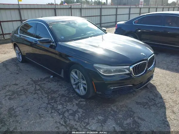 WBA7F2C56HG422743 2017 BMW 7ER - Image 1