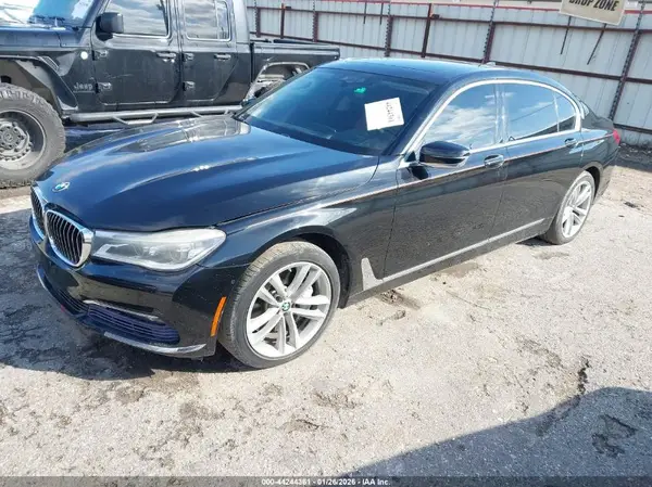 WBA7F2C56HG422743 2017 BMW 7ER - Image 2