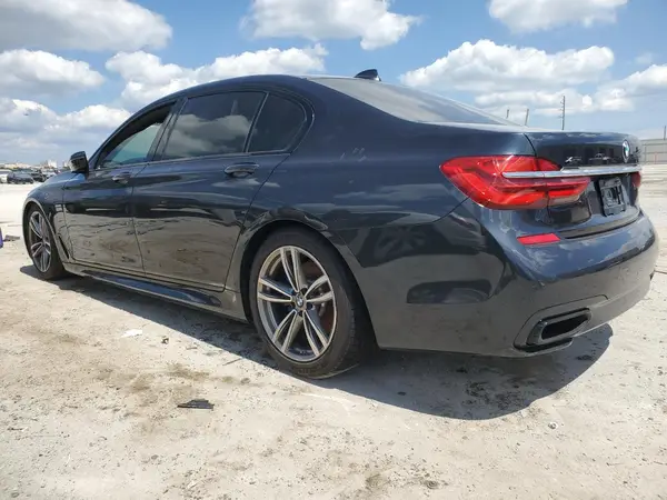 WBA7F2C56JB238163 2018 BMW 7ER - Image 2