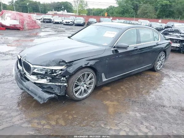 WBA7F2C56JB238258 2018 BMW 7ER - Image 2