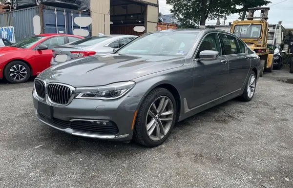 WBA7F2C56JG424370 2018 BMW 7ER - Image 2