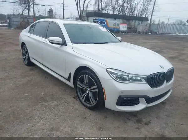 WBA7F2C56KB239928 2019 BMW 7ER - Image 1