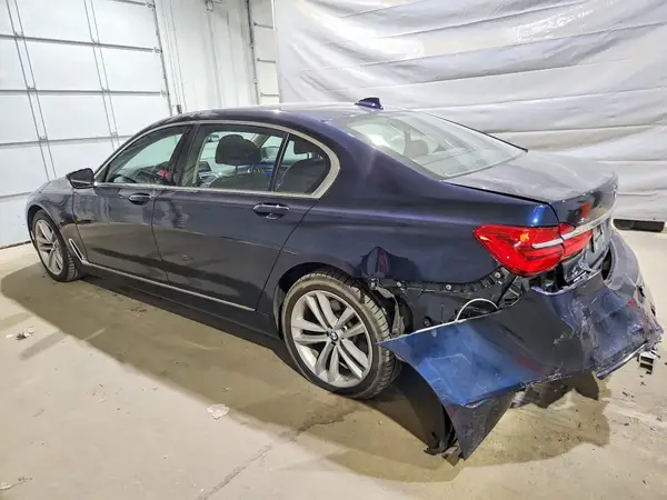 WBA7F2C56KB240528 2019 BMW 7ER - Image 2