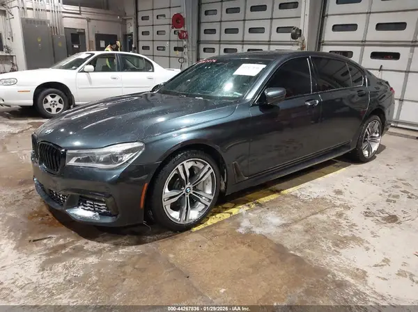 WBA7F2C57GG416061 2016 BMW 7ER - Image 2