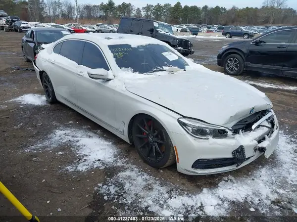WBA7F2C57GG416383 2016 BMW 7ER - Image 1