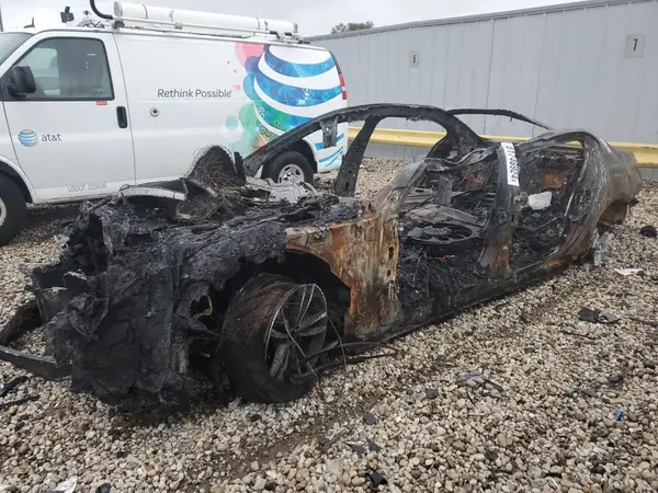 WBA7F2C57GG416660 2016 BMW 7ER - Image 1