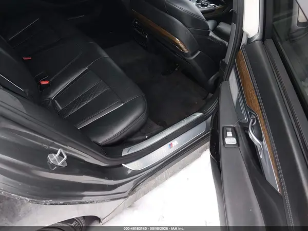WBA7F2C57GG416674 2016 BMW 7ER - Image 8
