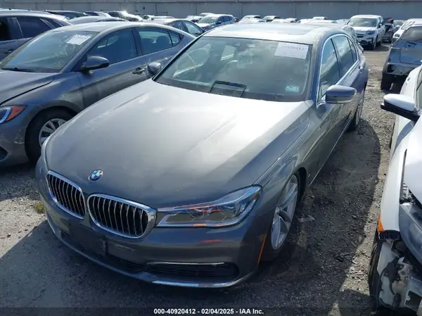 WBA7F2C57GG416920 2016 BMW 7ER - Image 2