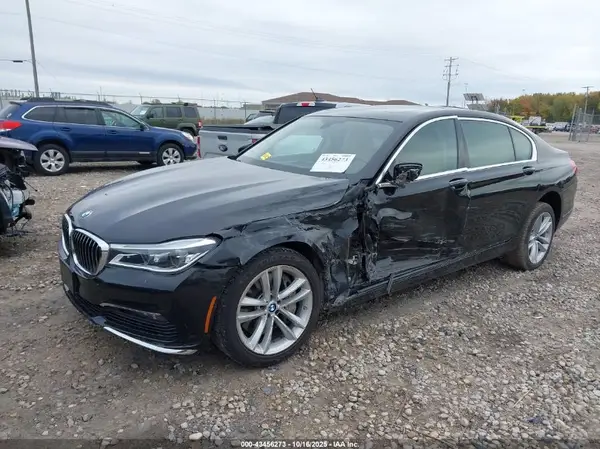 WBA7F2C57GG417226 2016 BMW 7ER - Image 2