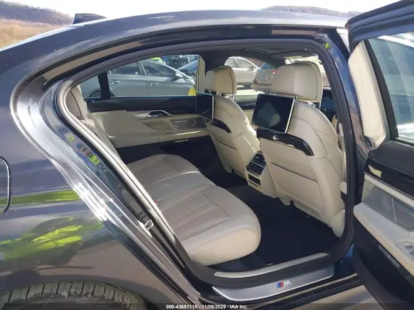WBA7F2C57GG417808 2016 BMW 7ER - Image 8