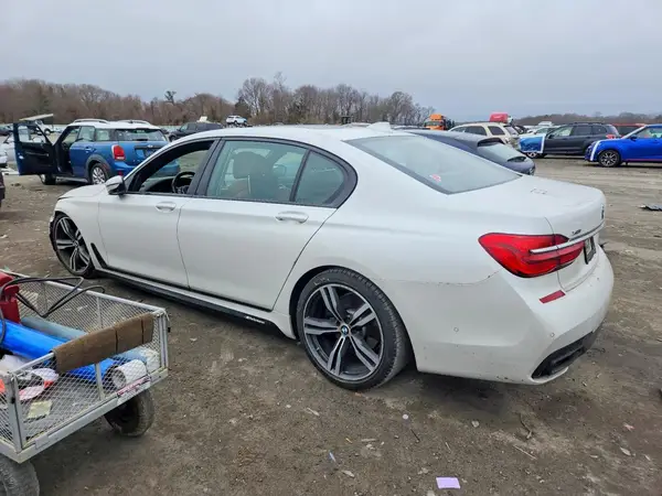 WBA7F2C57GG419073 2016 BMW 7ER - Image 2