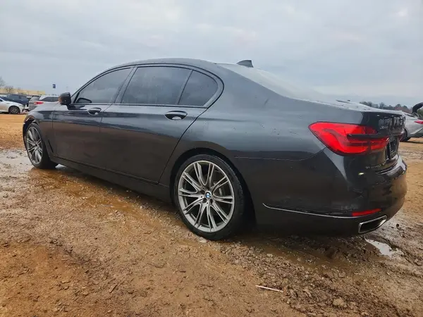 WBA7F2C57GG420398 2016 BMW 7ER - Image 2