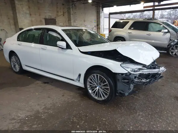 WBA7F2C57HG421486 2017 BMW 7ER - Image 1