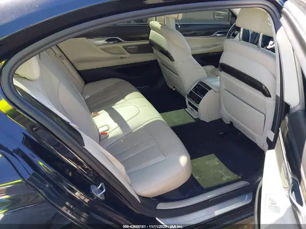 WBA7F2C57JB238396 2018 BMW 7ER - Image 8