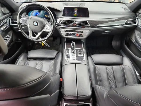 WBA7F2C57JG423678 2018 BMW 7ER - Image 8