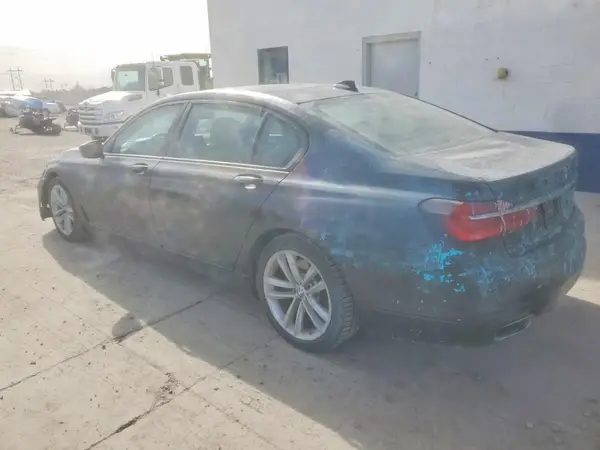 WBA7F2C57JG423728 2018 BMW 7ER - Image 2