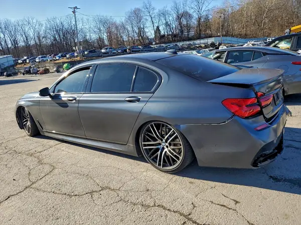 WBA7F2C57JG424586 2018 BMW 7ER - Image 2