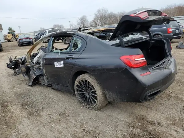 WBA7F2C57JG424927 2018 BMW 7ER - Image 2