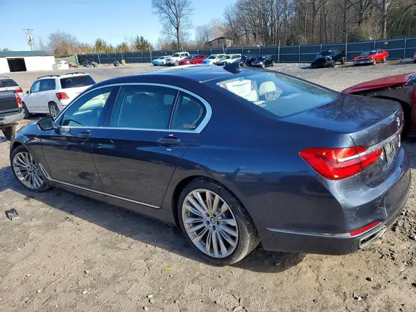 WBA7F2C57KB240604 2019 BMW 7ER - Image 2