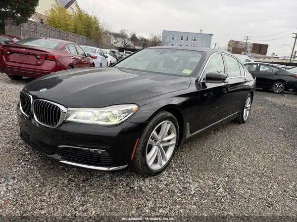 WBA7F2C58GG416344 2016 BMW 7ER - Image 2