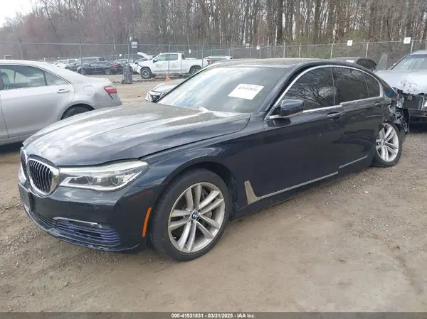 WBA7F2C58GG418482 2016 BMW 7ER - Image 2