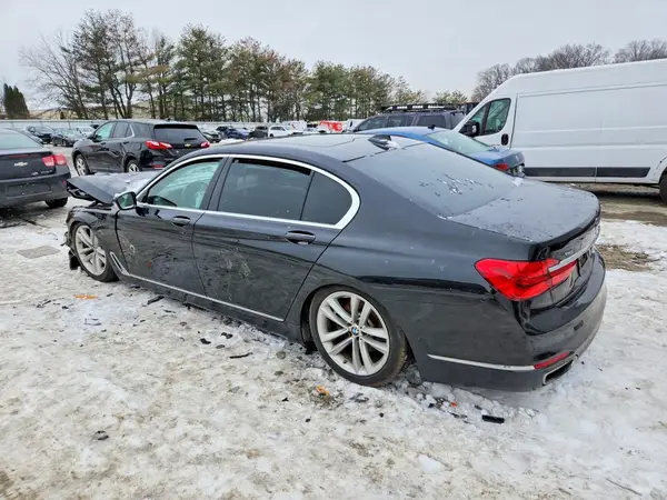 WBA7F2C58HG422310 2017 BMW 7ER - Image 2