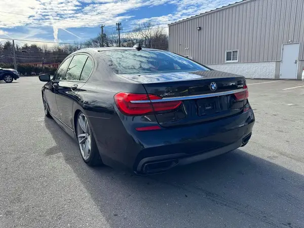 WBA7F2C58HG422355 2017 BMW 7ER - Image 2