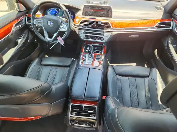 WBA7F2C58HG543757 2017 BMW 7ER - Image 8