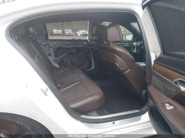 WBA7F2C58JB238567 2018 BMW 7ER - Image 8