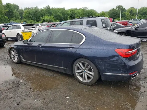 WBA7F2C58JG423821 2018 BMW 7ER - Image 2