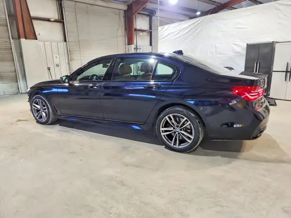 WBA7F2C58JG424130 2018 BMW 7ER - Image 2