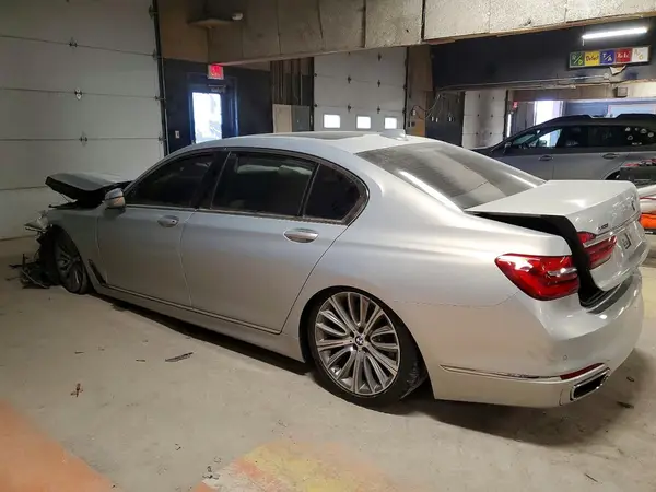 WBA7F2C58KB239588 2019 BMW 7ER - Image 2