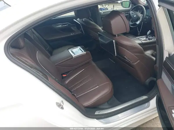 WBA7F2C59GG415896 2016 BMW 7ER - Image 8