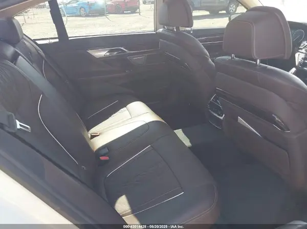 WBA7F2C59GG417065 2016 BMW 7ER - Image 8