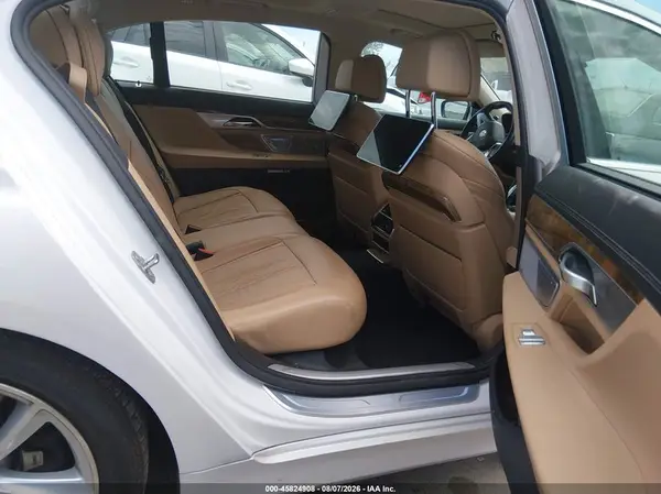 WBA7F2C59GG418135 2016 BMW 7ER - Image 8