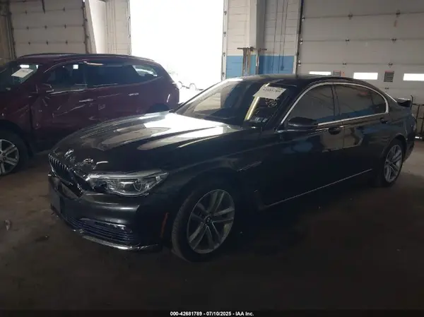 WBA7F2C59GG420256 2016 BMW 7ER - Image 2