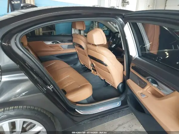 WBA7F2C59GG420256 2016 BMW 7ER - Image 8