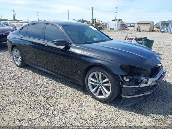 WBA7F2C59HG421618 2017 BMW 7ER - Image 1