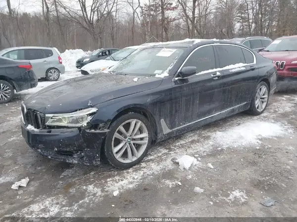 WBA7F2C59HG422381 2017 BMW 7ER - Image 2