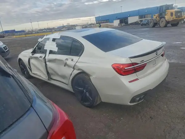 WBA7F2C59HG422509 2017 BMW 7ER - Image 2