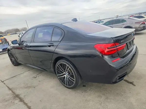 WBA7F2C59JG424458 2018 BMW 7ER - Image 2