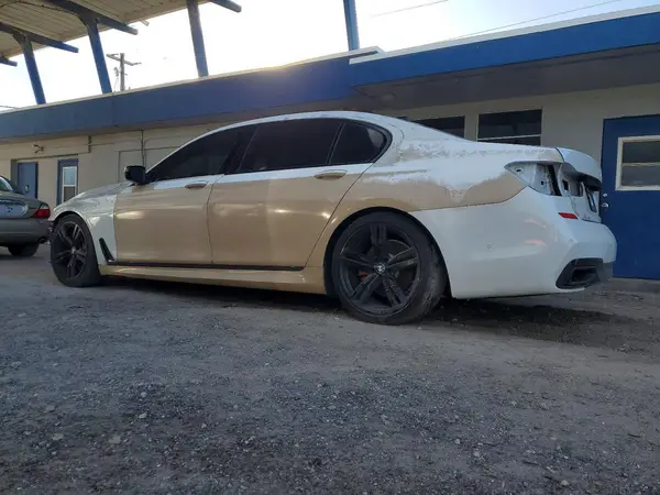 WBA7F2C5XGG416717 2016 BMW 7ER - Image 2