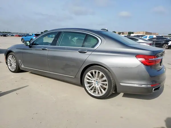 WBA7F2C5XGG417320 2016 BMW 7ER - Image 2