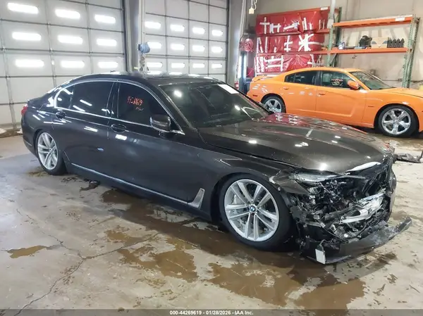 WBA7F2C5XGG418385 2016 BMW 7ER - Image 1