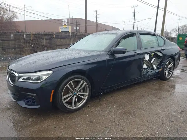 WBA7F2C5XGG420220 2016 BMW 7ER - Image 2