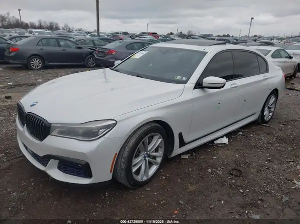 WBA7F2C5XHG421305 2017 BMW 7ER - Image 2