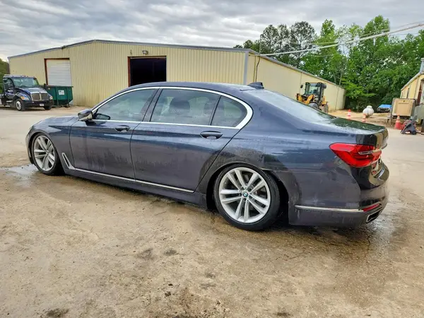 WBA7F2C5XHG421725 2017 BMW 7ER - Image 2