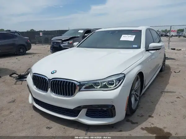 WBA7F2C5XHG422681 2017 BMW 7ER - Image 2