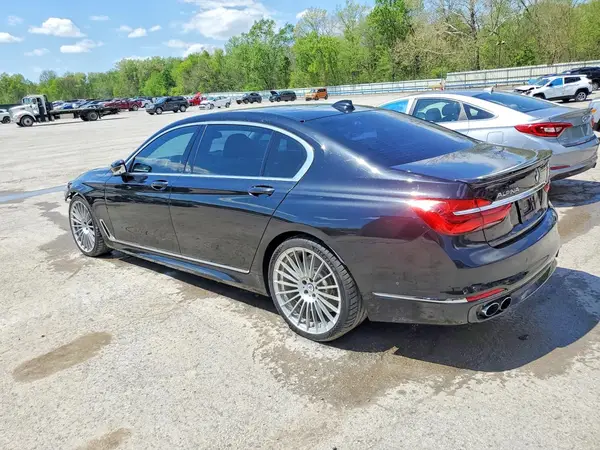 WBA7F2C5XJG856346 2018 BMW 7ER - Image 2
