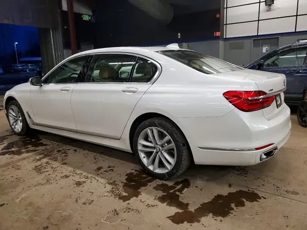 WBA7F2C5XKB240368 2019 BMW 7ER - Image 2